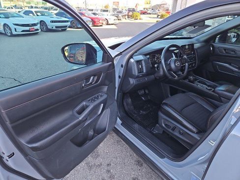 Used 2023 Nissan Pathfinder Rock Creek image 10