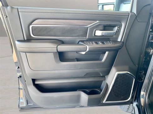 New 2026 RAM 2500 Laramie AWD/4WD image 13