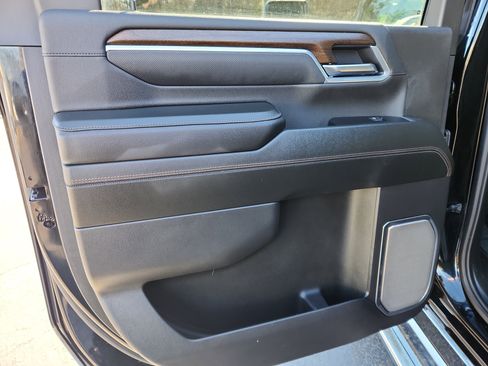 Used 2025 Chevrolet Silverado 3500 High Country w/ High Country Premium Package image 45