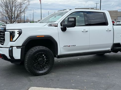 Used 2024 GMC Sierra 2500 AT4 w/ AT4 Premium Plus Package image 11