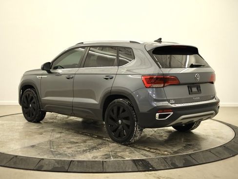 Certified 2024 Volkswagen Taos SEL image 5