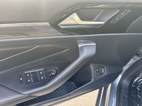 Used 2023 Volkswagen Jetta SEL image 9