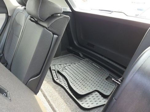 Used 2025 Volkswagen Taos SE image 23