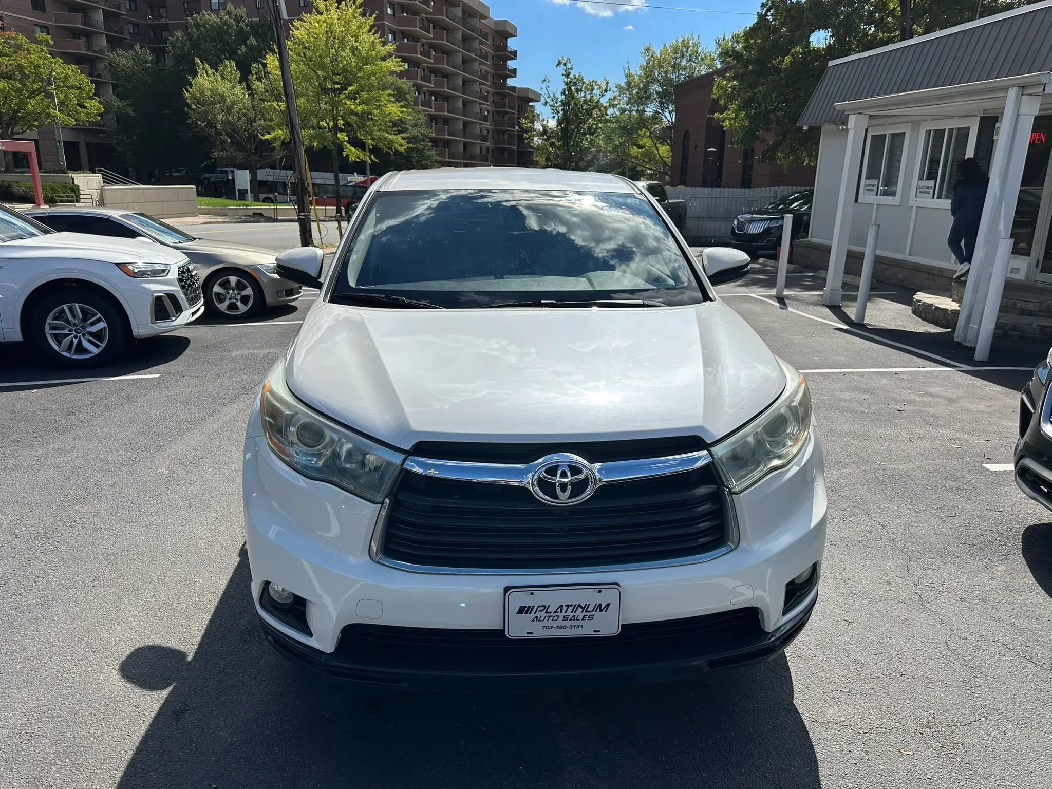 Used 2015 Toyota Highlander Plus AWD/4WD image 3