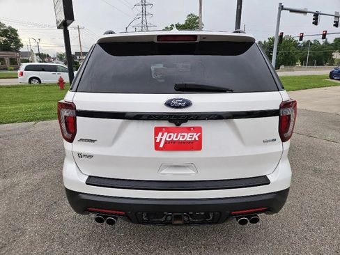 Used 2019 Ford Explorer Sport w/ Equipment Group 401A AWD/4WD image 7
