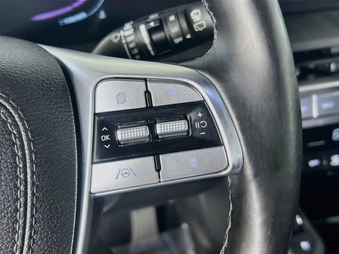 Used 2023 Kia Telluride EX w/ EX Captain's Chair Package AWD/4WD image 18