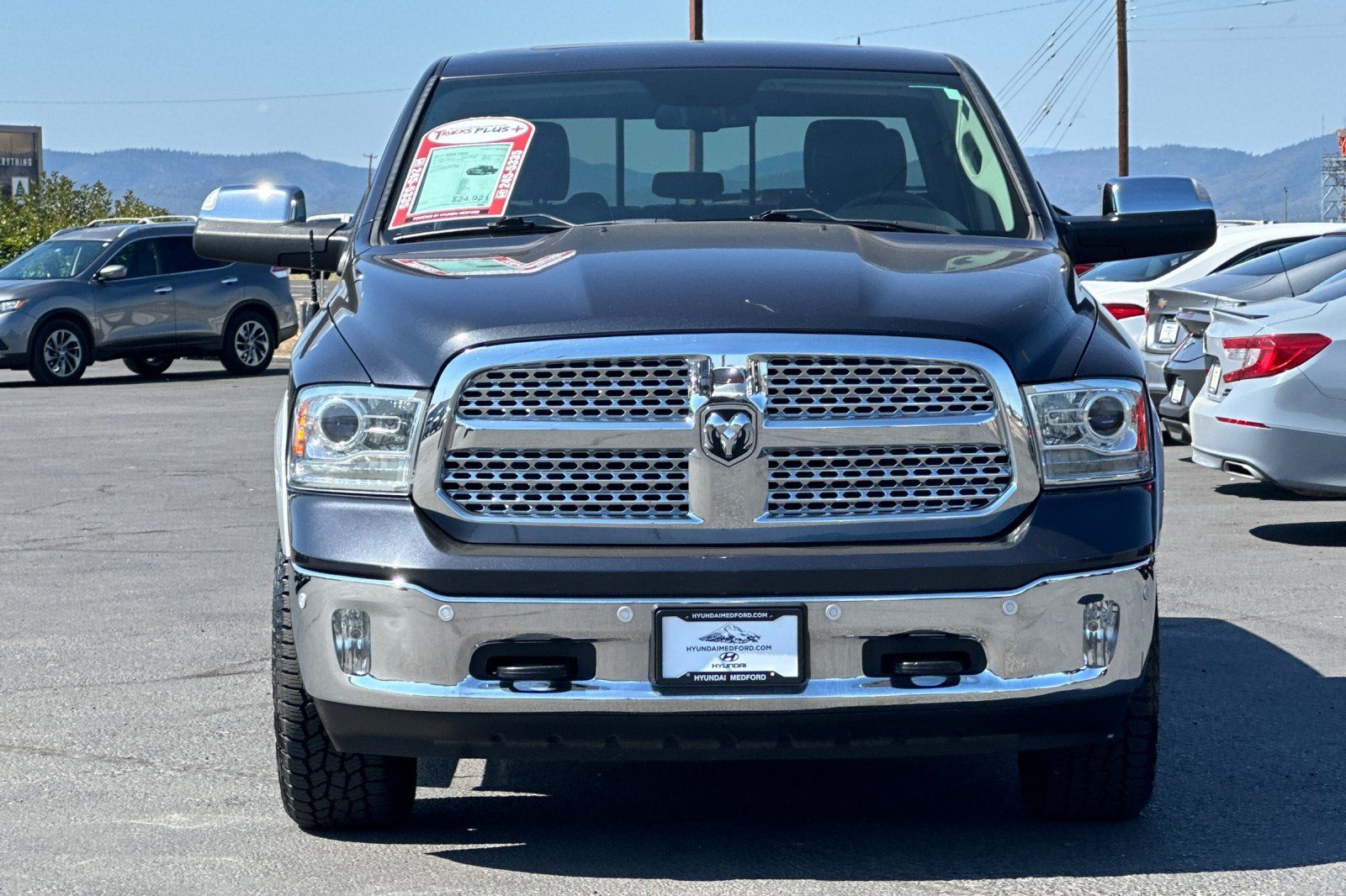 Used 2017 RAM 1500 Laramie w/ Convenience Group AWD/4WD image 9