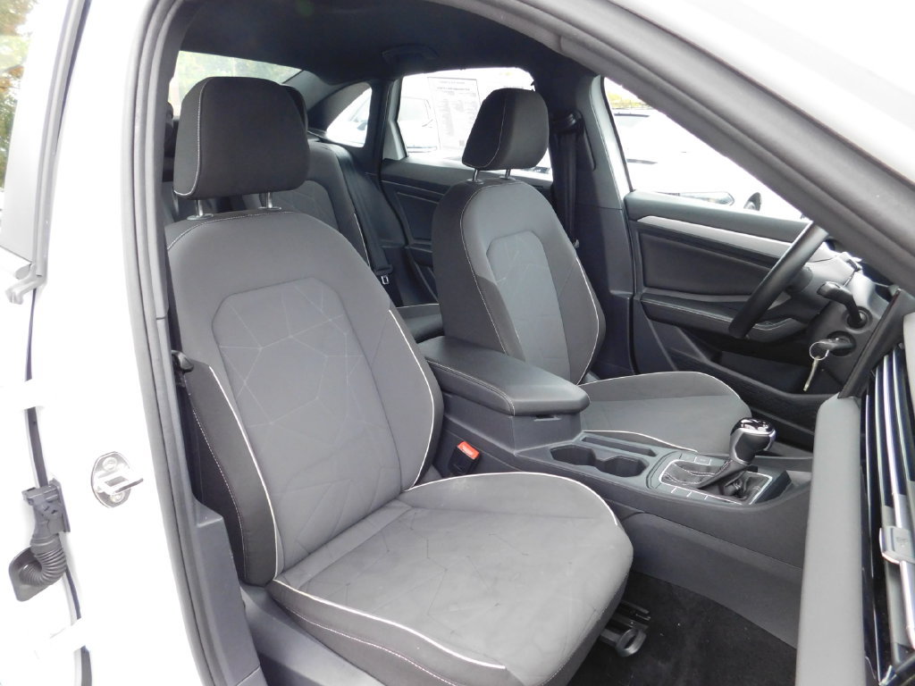 Used 2025 Volkswagen Jetta Sport FWD image 10