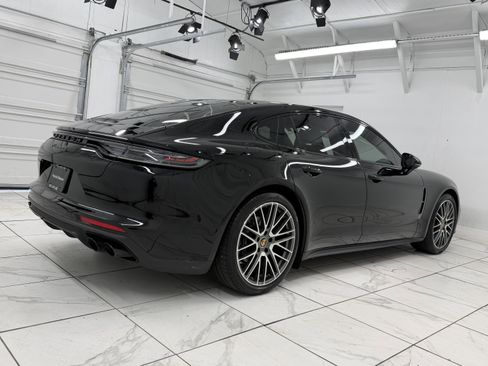 Certified 2022 Porsche Panamera 4 Platinum Edition image 10