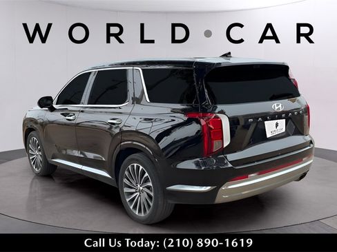 Used 2023 Hyundai Palisade Calligraphy image 9