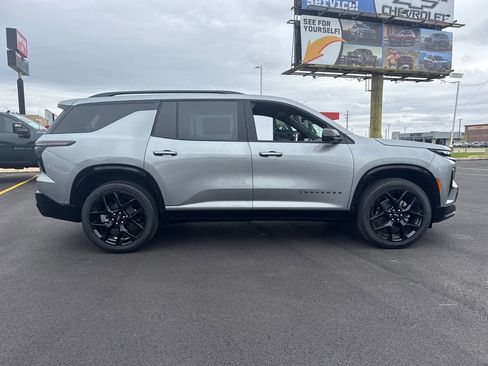 New 2026 Chevrolet Traverse RS w/ LPO, Floor Liner Package FWD image 7