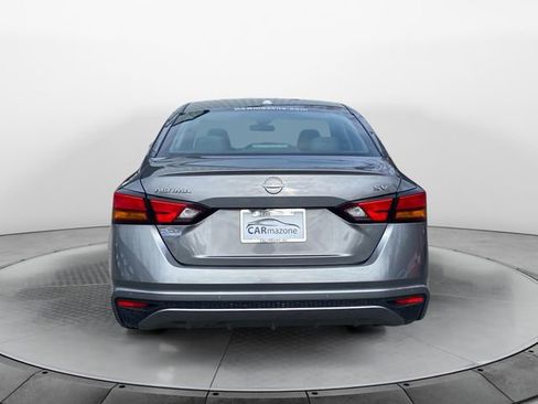 Used 2024 Nissan Altima 2.5 SV image 4
