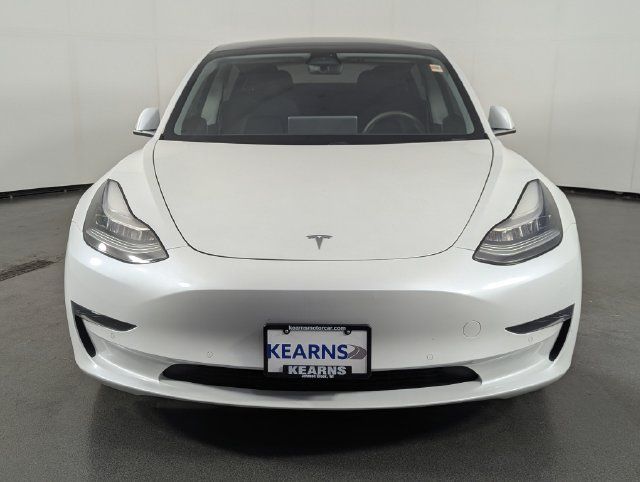 Used 2020 Tesla Model 3 Standard Range Plus RWD image 3