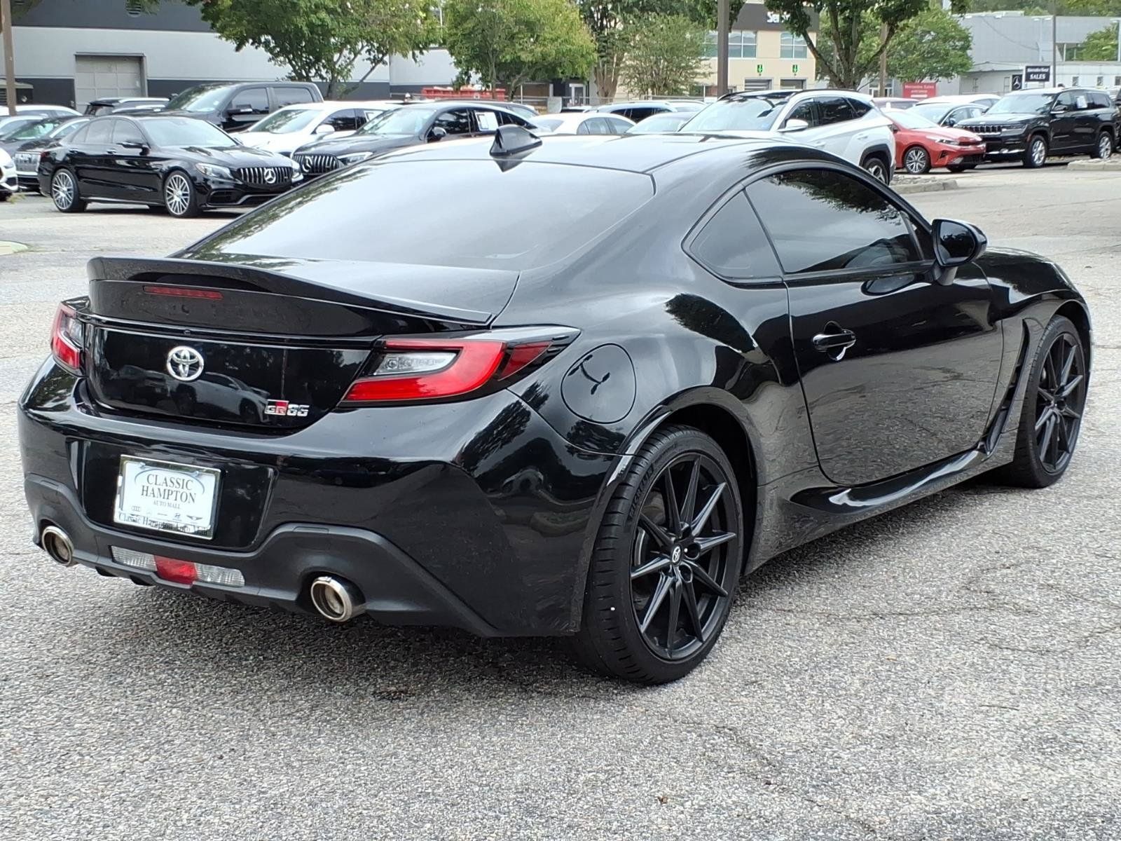 Used 2023 Toyota GR86 Premium w/ ALL Weather Mat Package (TMS) RWD image 8