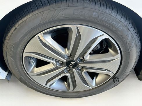 Used 2017 Kia Optima EX FWD image 11