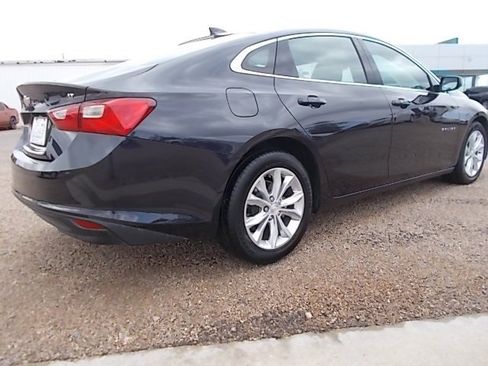 Used 2023 Chevrolet Malibu LT image 2
