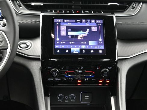 New 2025 Jeep Grand Cherokee L Altitude image 34