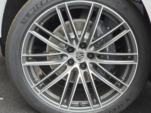 Used 2026 Porsche Macan image 43