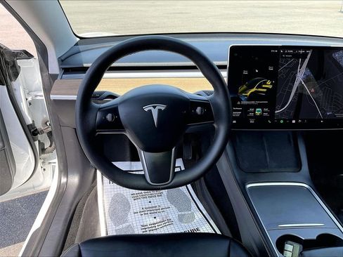 Used 2021 Tesla Model 3 Standard Range Plus RWD image 17