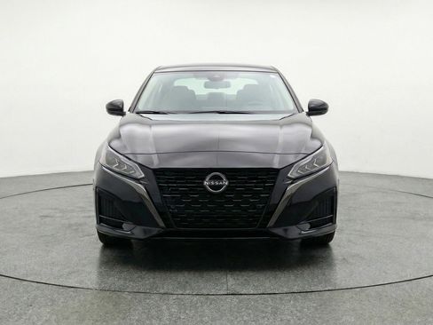 Used 2025 Nissan Altima 2.5 SV image 2