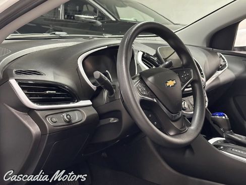 Used 2018 Chevrolet Volt LT FWD image 14