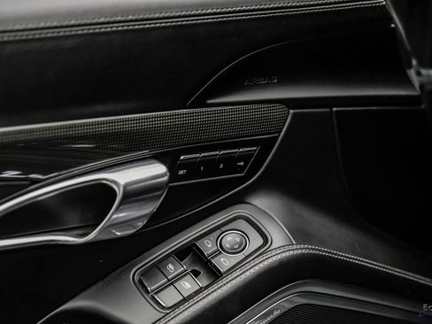 Used 2017 Porsche 911 Turbo S image 90