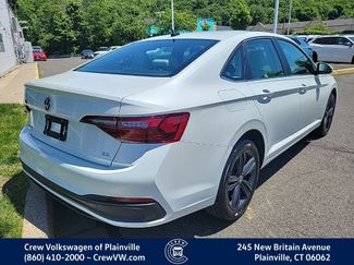 Certified 2024 Volkswagen Jetta SE w/ Panoramic Sunroof Package FWD video 3