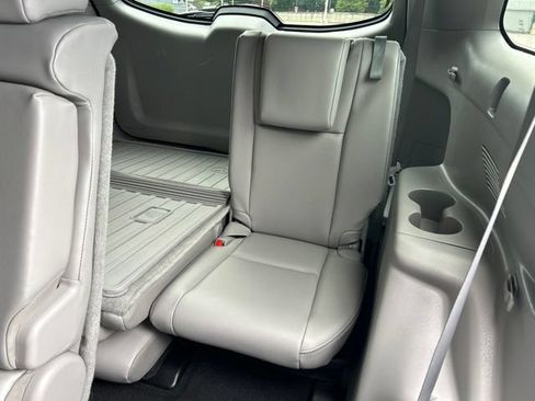 Used 2019 Toyota Highlander XLE AWD/4WD image 39