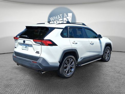 Used 2022 Toyota RAV4 XLE Premium AWD/4WD image 3