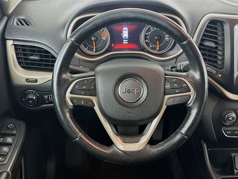 Used 2016 Jeep Cherokee Limited FWD image 18