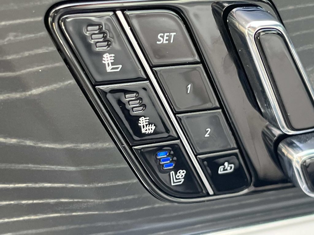 Certified 2024 Cadillac Lyriq Sport RWD image 33