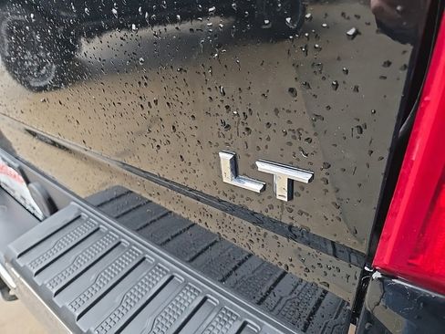 Used 2024 Chevrolet Silverado 2500 LT image 27