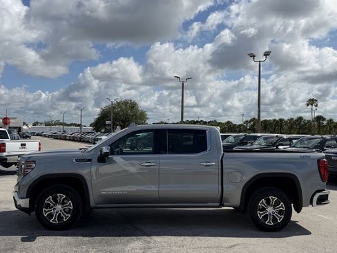 Certified 2025 GMC Sierra 1500 SLT AWD/4WD image 8