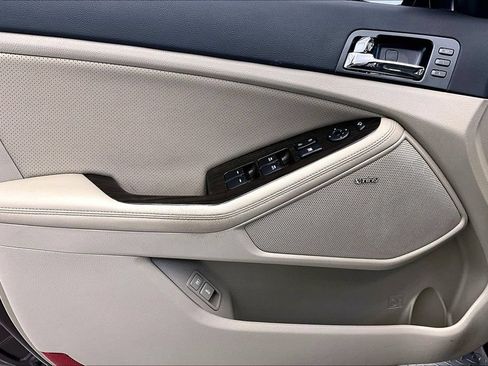 Used 2023 Hyundai Elantra SEL w/ Preferred Accessory Package FWD image 18
