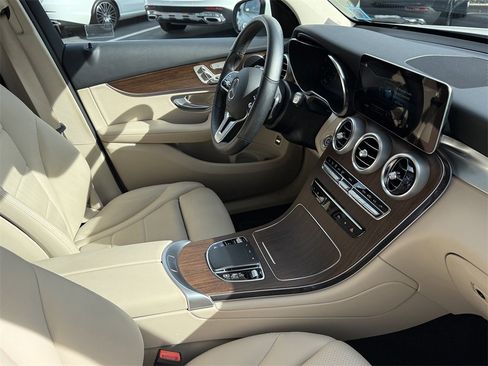 Certified 2022 Mercedes-Benz GLC 300 4MATIC image 27