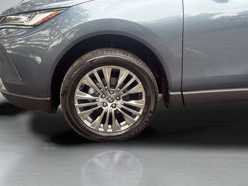 Used 2024 Toyota Venza Limited AWD/4WD image 24