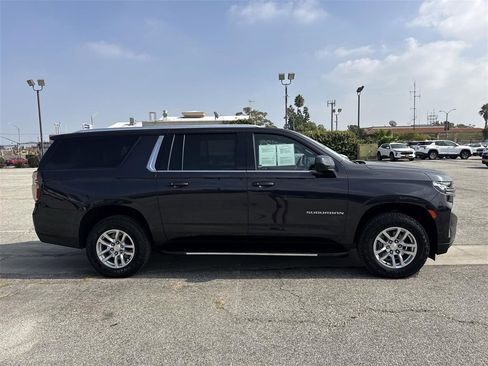 Used 2024 Chevrolet Suburban LT image 2