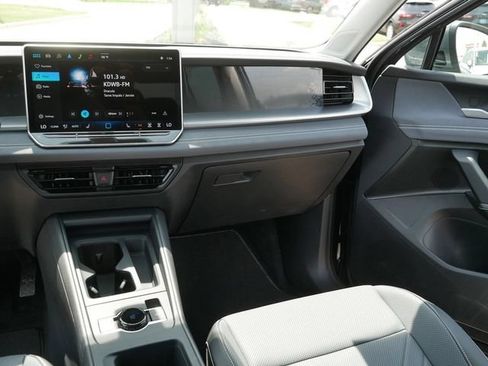 Certified 2025 Volkswagen Tiguan SE AWD/4WD image 23