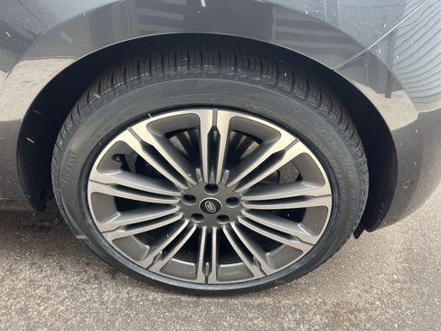 Certified 2023 Land Rover Range Rover SE image 10