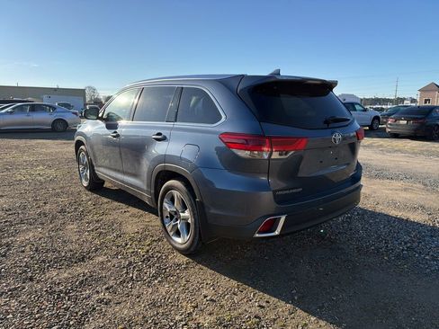Used 2019 Toyota Highlander Limited image 3