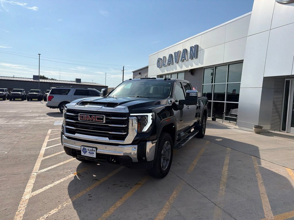 Used 2025 GMC Sierra 2500 SLT AWD/4WD image 3