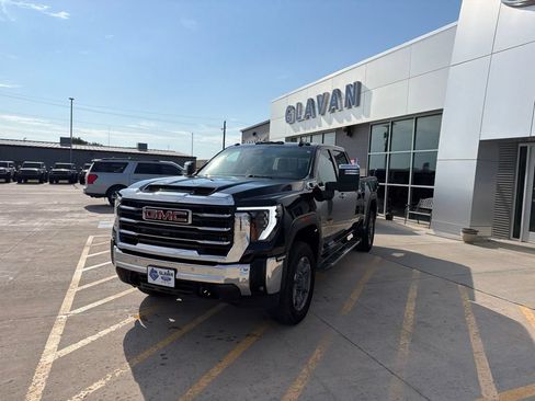 Used 2025 GMC Sierra 2500 SLT AWD/4WD image 3