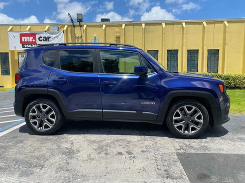 Used 2016 Jeep Renegade Latitude FWD image 6