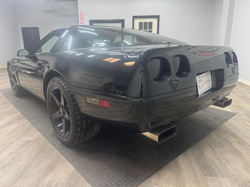 Used 1995 Chevrolet Corvette Coupe RWD image 4