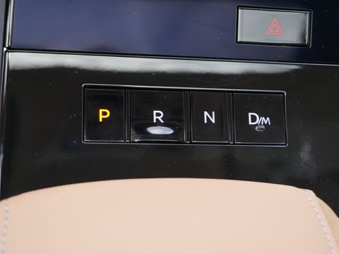 Certified 2025 INFINITI QX80 Sensory image 24