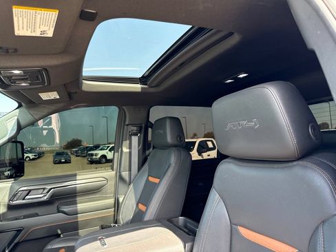 Used 2024 GMC Sierra 2500 AT4 w/ AT4 Premium Plus Package AWD/4WD image 20