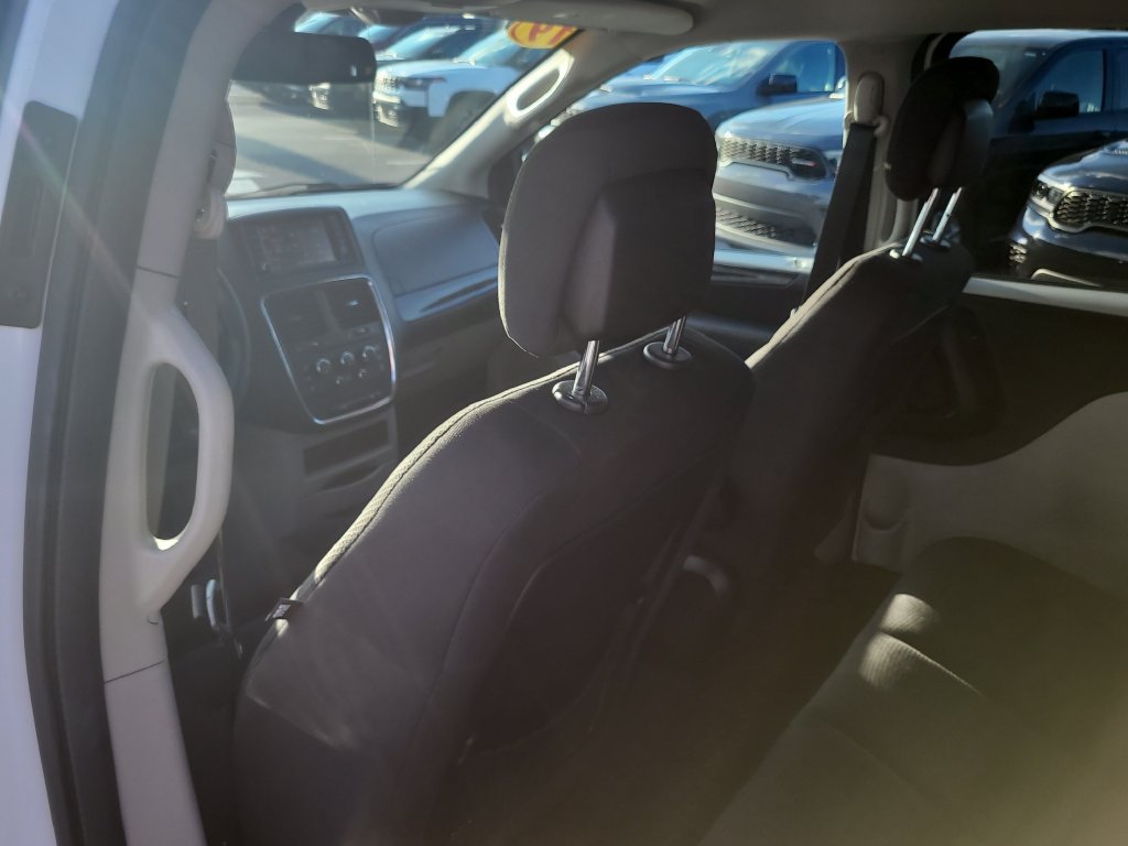 Used 2019 Dodge Grand Caravan SE FWD image 9
