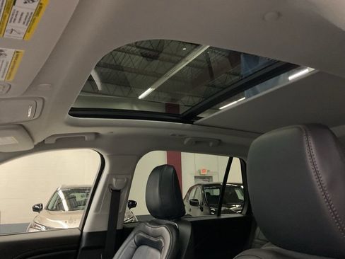 Used 2025 Lincoln Aviator Reserve w/ Jet Appearance Package image 12