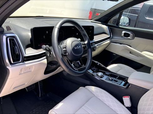 Used 2025 Kia Sorento SX Prestige AWD/4WD image 2