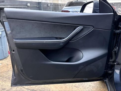 Used 2020 Tesla Model Y Long Range AWD/4WD image 26